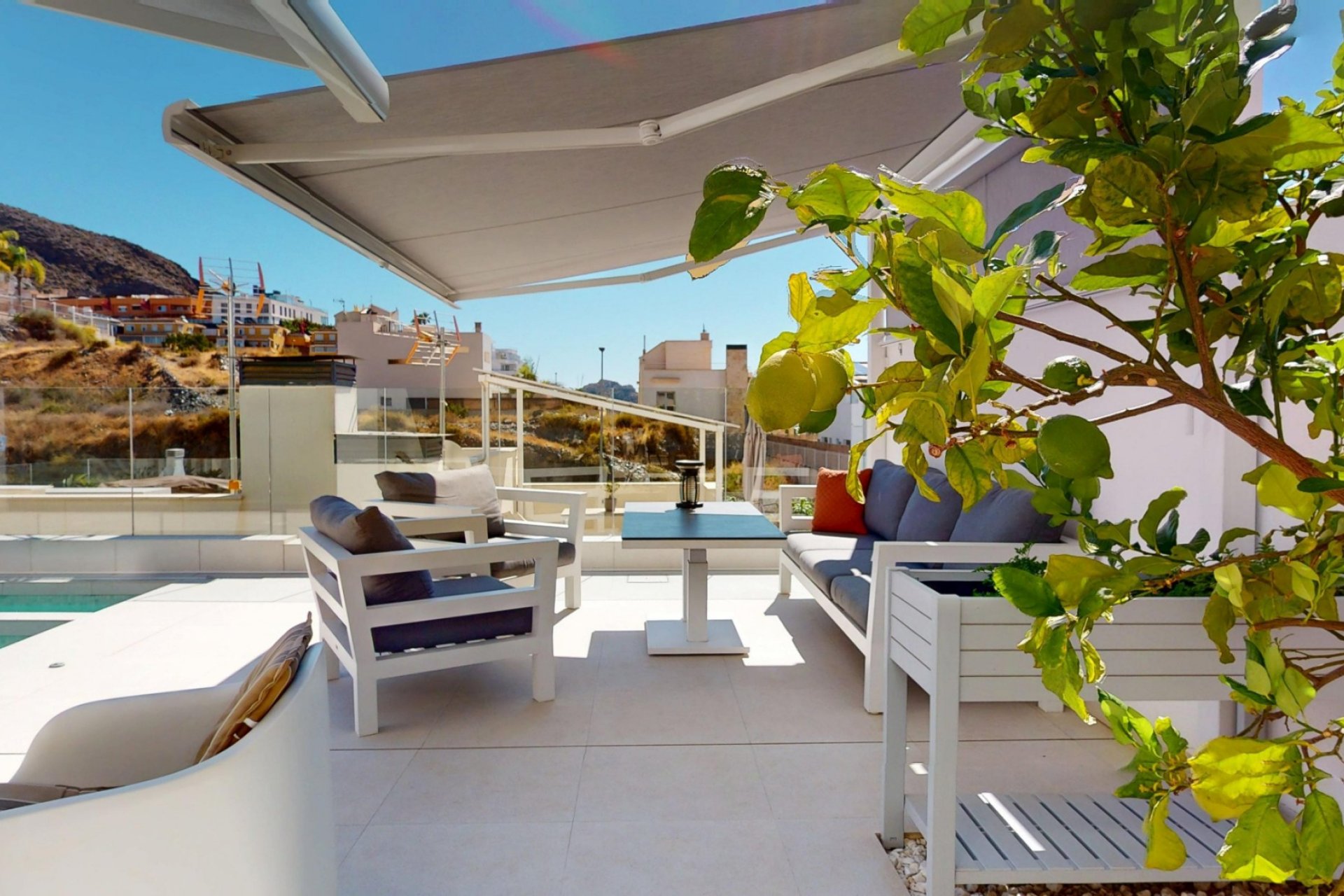 Odsprzedaż - Chalet  - Águilas - El Hornillo