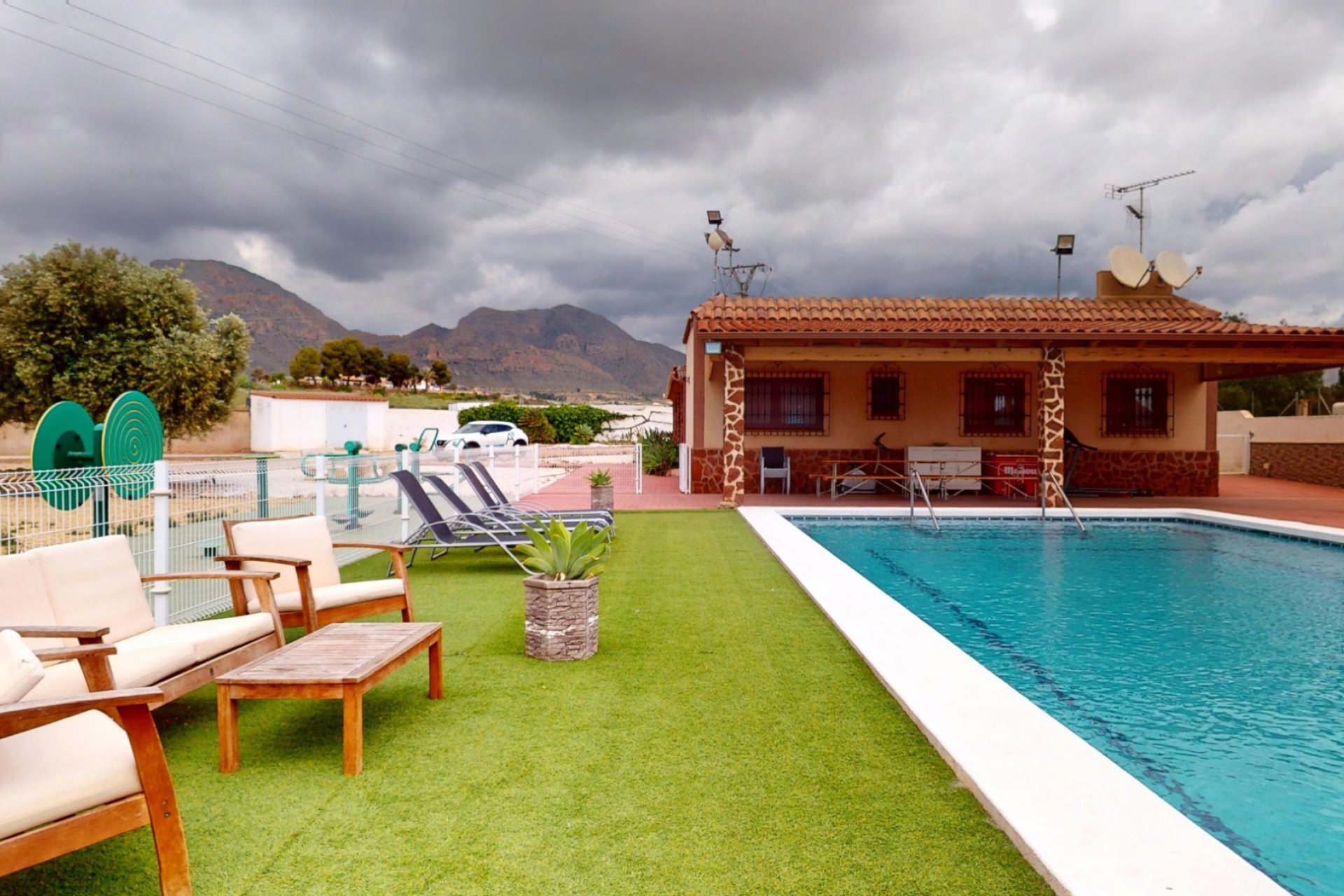 Resale - Villa - Águilas