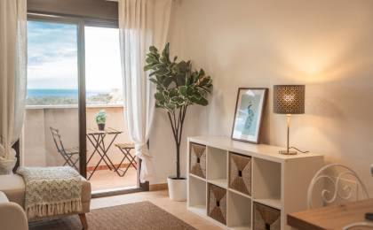 ¿Te imaginas viviendo en este ático en venta en Águilas con vistas al mar?