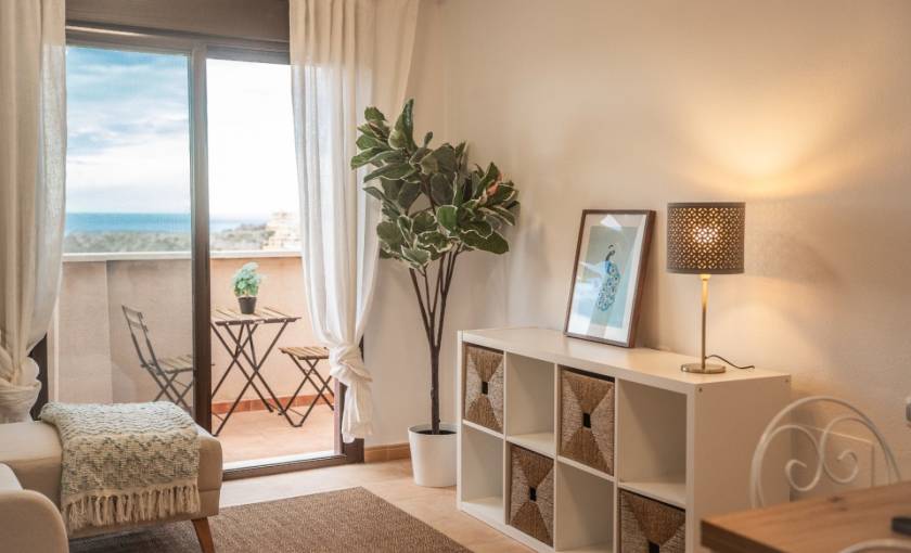 ¿Te imaginas viviendo en este ático en venta en Águilas con vistas al mar?