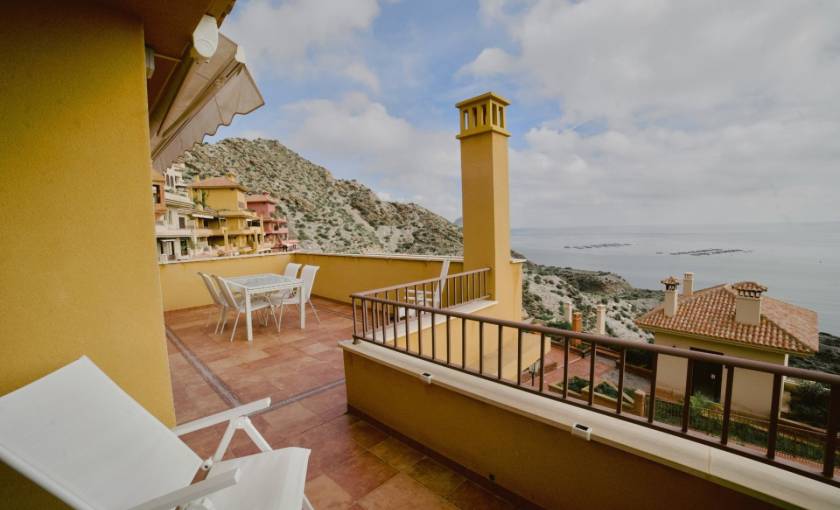 Este apartamento con vistas al mar en venta en Costa Cálida es tu refugio soñado